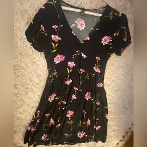 Fun, floral dress! Great for office or party.
